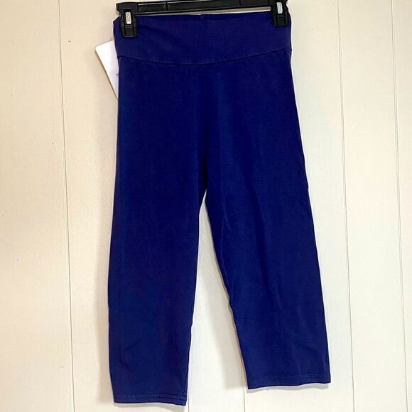 Capri leggings NWT   - Picture 2 of 3